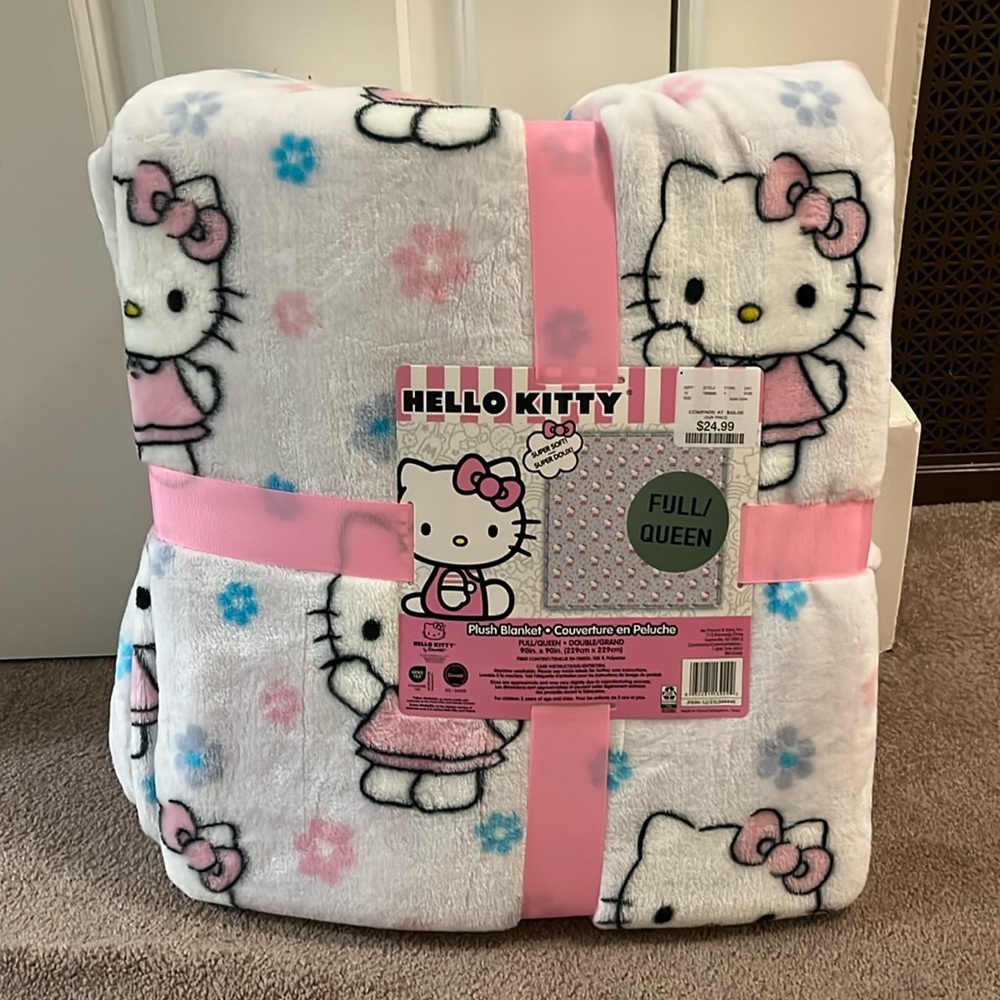 Hello Kitty queen blanket